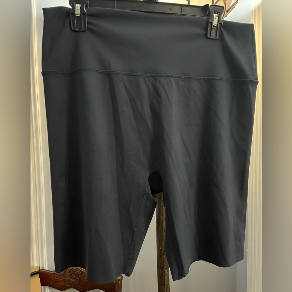 Offline by Aerie Gray High-Rise Bike Shorts size XXL